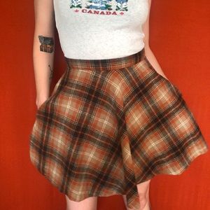 Plaid circle skirt with pockets
